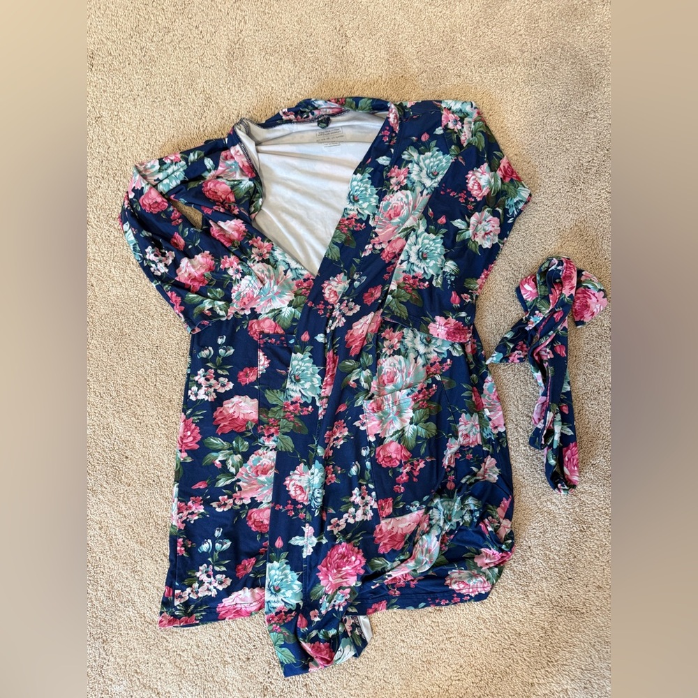 Posh peanut mom robe